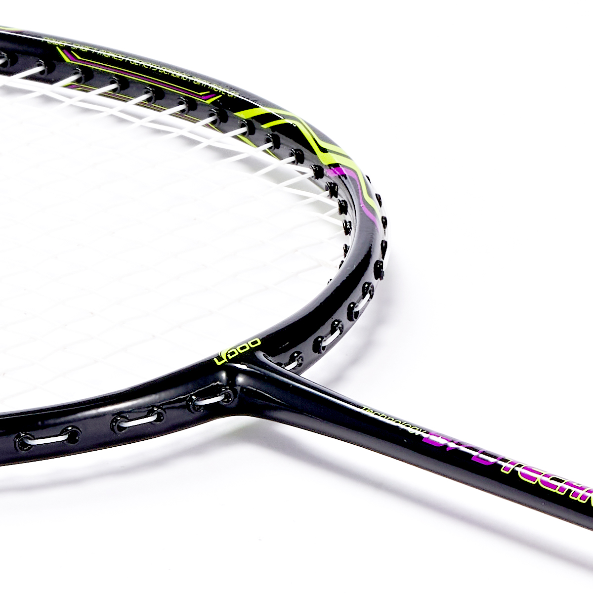UC670 3U composite graphite ba - đánh giá và giá Badminton Racket
